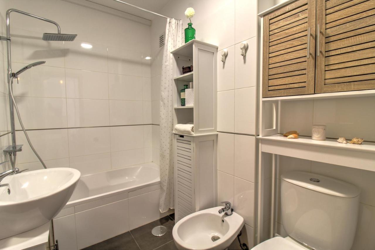 Appartamento Center Location, Ac, Swimming Pool, And Parking Olhão Esterno foto