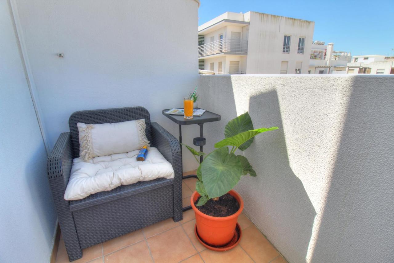 Appartamento Center Location, Ac, Swimming Pool, And Parking Olhão Esterno foto