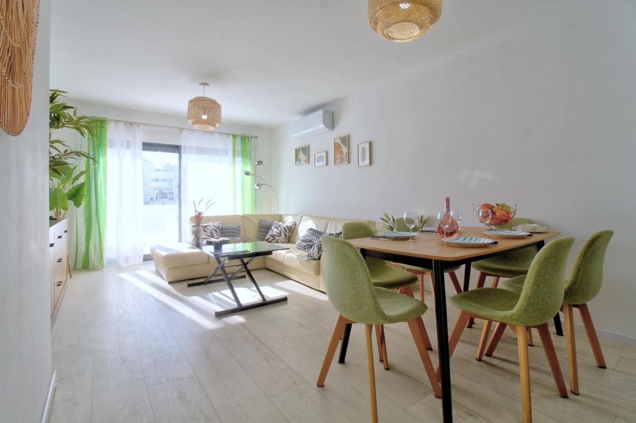 Appartamento Center Location, Ac, Swimming Pool, And Parking Olhão Esterno foto
